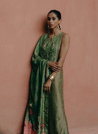 Green Printed Gathered Kurta Set by Drishti & Zahabia, available on Indiaspopup.com