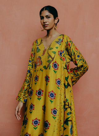 Yellow Kalidar Kurta And Salwar by Drishti & Zahabia, available on Indiaspopup.com