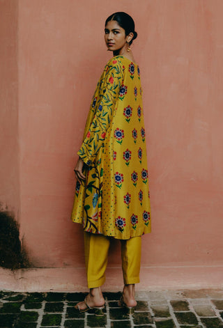 Yellow Kalidar Kurta And Salwar by Drishti & Zahabia, available on Indiaspopup.com