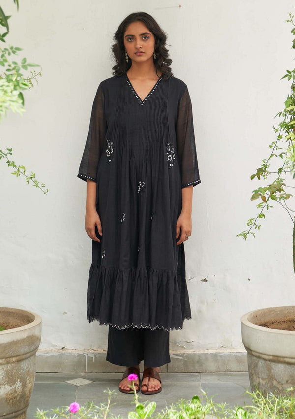 Black saloni sitara kurta and pants