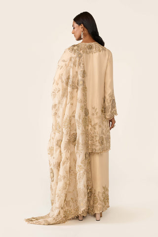 Golden Embroidered Kurta Set by Varun Bahl available on Indiaspopup.com