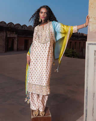 Classic booti printed kurta set