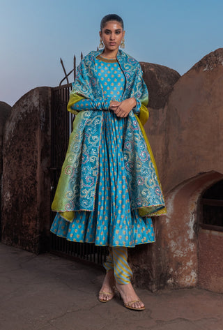 Regal noor anarkali set
