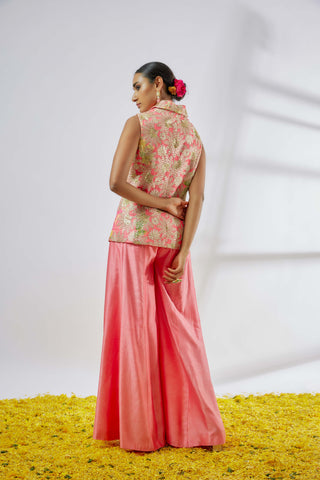 Pakhi pink sleeveless jacket and pant