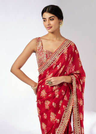 Mahira Red Sari And Blouse by Gopi Vaid, available on Indiaspopup.com