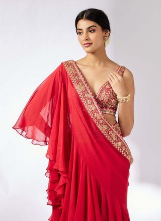 Shifa Red Sari And Blouse by Gopi Vaid, available on Indiaspopup.com