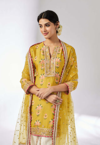 Moulika Mustard Tunic And Dhoti Set by Gopi Vaid, available on Indiaspopup.com