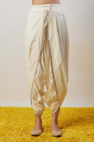 Neeti yellow kurta and dhoti