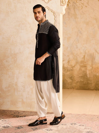 Histori By Amit Gujral Black Embroidered Kurta And Patiala Salwar available on indiaspopup