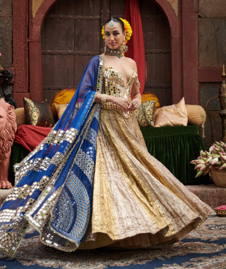 Chaandi Sona Stripes Lampi Lehenga Set by Itrh available on Indiaspopup.com