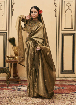 Krishnavarna jadaau black sari set