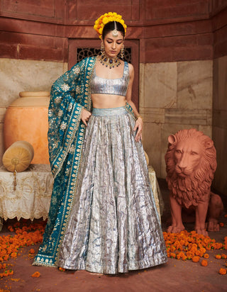 Aasmani blue lampi lehenga set