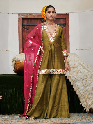 Sheesh Harit Olive Kurta Set by Itrh available on Indiaspopup.com