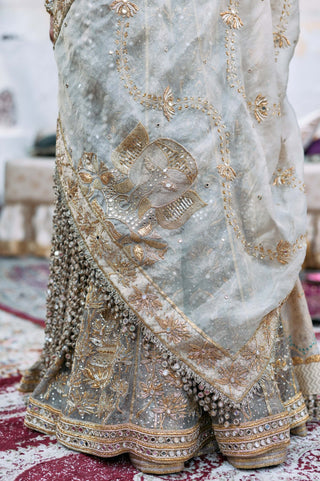 Gold mangalmurti lehenga set