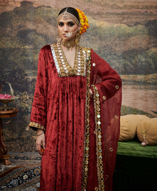 Surkh Shaahi Red Velvet Kurta Set by Itrh available on Indiaspopup.com