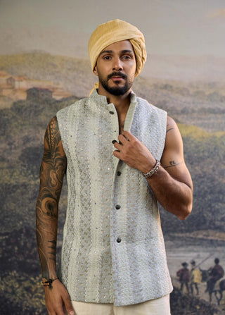 Zoravar steel gray chikankari bundi and pant