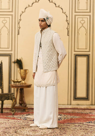Ivory layered chanderi bundi set