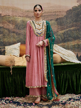 Padma tabaan pink kurta set