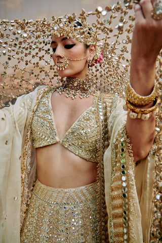 Shvet Afsana Ivory Lehenga Set by Itrh available on Indiaspopup.com