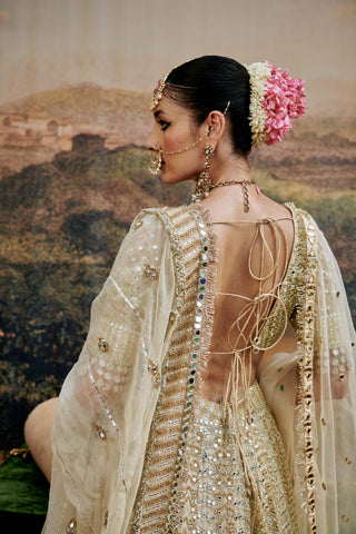 Shvet Afsana Ivory Lehenga Set by Itrh available on Indiaspopup.com