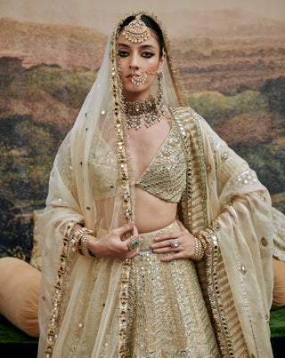 Shvet Afsana Ivory Lehenga Set by Itrh available on Indiaspopup.com