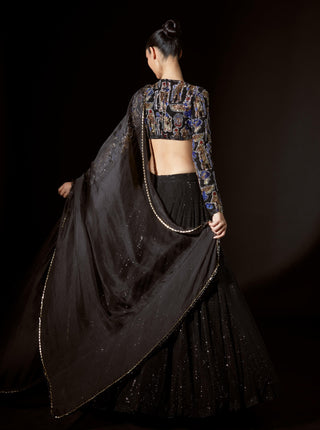 Figurine Flow Black Lehenga Set by Itrh, available on Indiaspopup.com