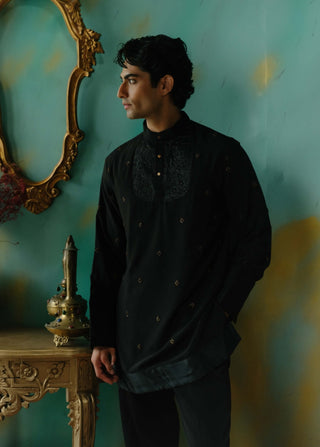 Black Traditional Thread Embroidered Kurta Set With Dupatta