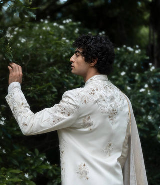 Wisteria White Sherwani Set by Jatin Malik available on Indiaspopup.com