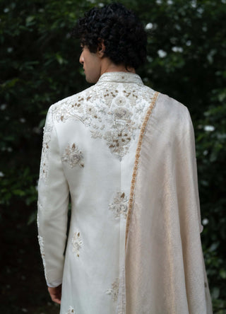 Wisteria White Sherwani Set by Jatin Malik available on Indiaspopup.com