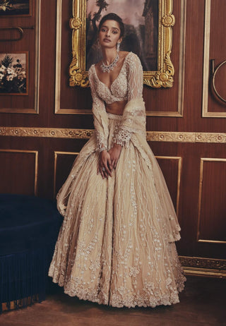 Ivory Bridal Lehengas - Timeless Elegance - Indiaspopup.com Ivory Bridal Lehengas - Timeless Elegance - Indiaspopup.com