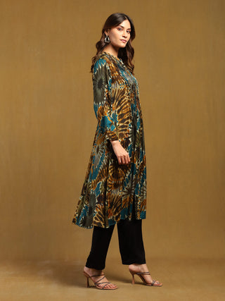 Green Hriday Kurta by Ritu Kumar available on Indiaspopup