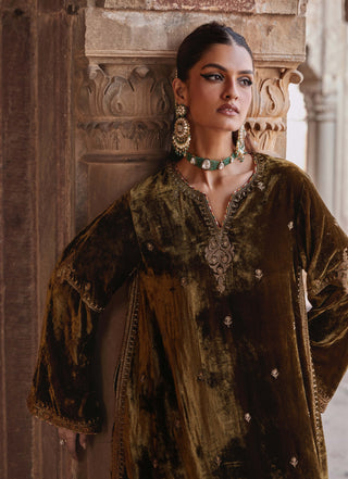 Anam bottle green kaftan and salwar