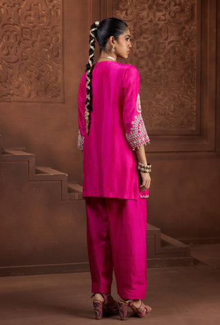 Maya darpan fuchsia kurta and salwar