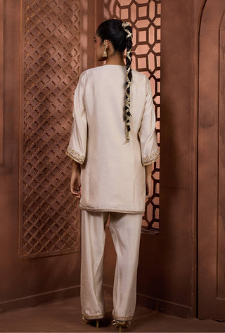 Chaandi shwet ivory kurta and farshi salwar