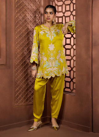 Zaituni gulzar chartreuse kurta and salwar set