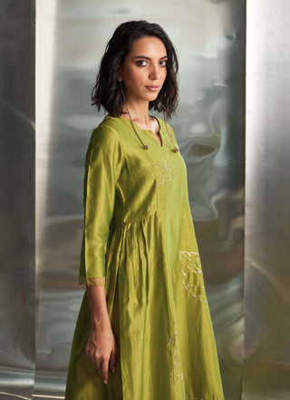 Berry Green Chanderi Kurta Set by Charkhee, available on Indiaspopup.com