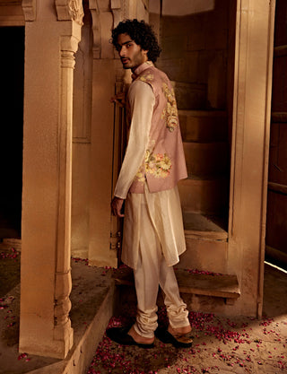 Sufiyan Blush Pink Bundi And Kurta Set by Kalista Men, available on Indiaspopup.com