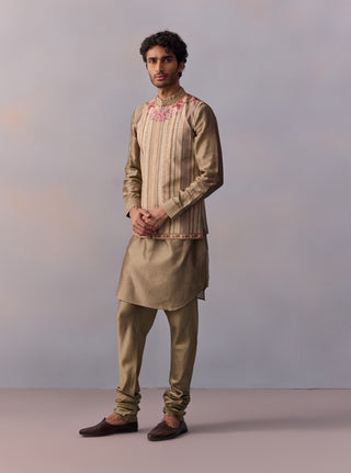 Arav green kurta and bundi set