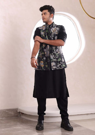 Mahima Mahajan Men-Emir Black Printed Bundi And Kurta Set-INDIASPOPUP.COM