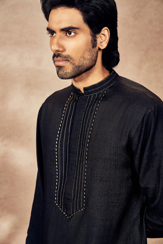 Black Palm Blooms Kurta And Pants by House Of Masaba Men, available on Indiaspopup.com