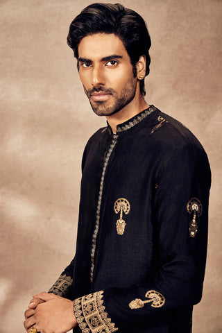 Black Travellers Palm Kurta And Pants by House Of Masaba Men, available on Indiaspopup.com