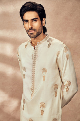 Ivory Travellers Palm Kurta And Pants by House Of Masaba Men, available on Indiaspopup.com