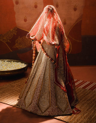 Rust khubani ka meetha lehenga set