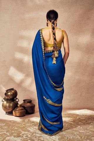 Blue Potters Touch Sari And Blouse by House Of Masaba, available on Indiaspopup.com