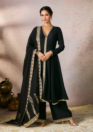 Black Whispering Lily Kurta Set by House Of Masaba, available on Indiaspopup.com