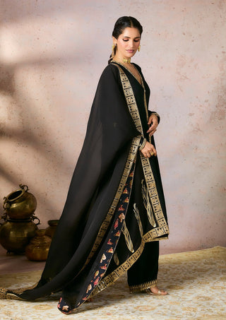 Black Whispering Lily Kurta Set by House Of Masaba, available on Indiaspopup.com