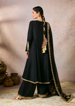 Black Whispering Lily Kurta Set by House Of Masaba, available on Indiaspopup.com