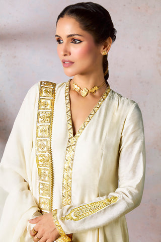 Ivory Whispering Lily Kurta Set by House Of Masaba, available on Indiaspopup.com