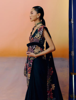 Nysa black sari set