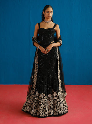 fish cut black dress BLACK FISH CUT GOWN WITH BLACK TRAIL AND DECORATED WITH SILVER EMBROID